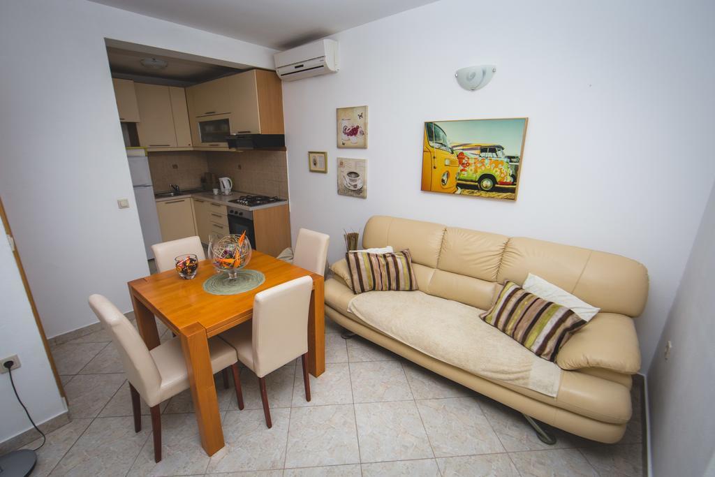 Apartment Karla&Nella Stobreč Εξωτερικό φωτογραφία
